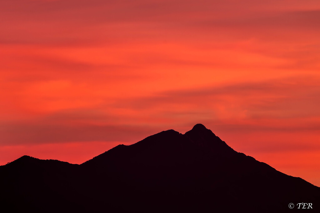 Sunset Over the Mountain by taffy