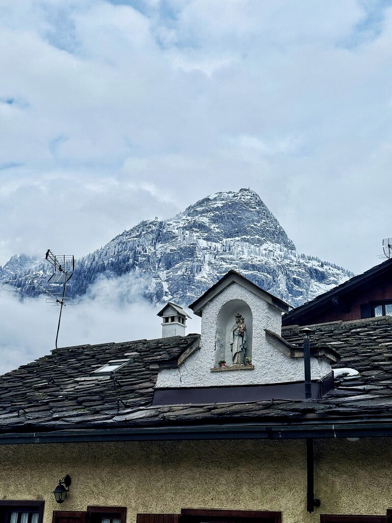 A roof with statues.  by cocobella