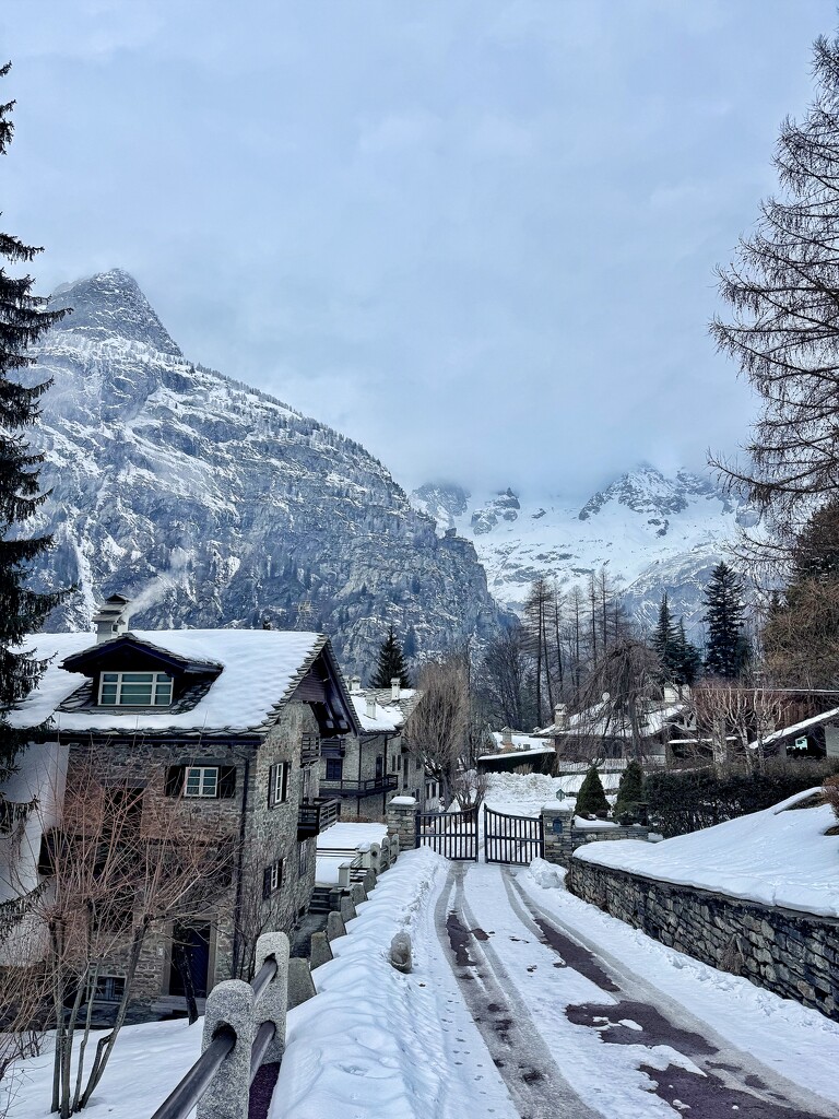 Snowy Courmayeur.  by cocobella