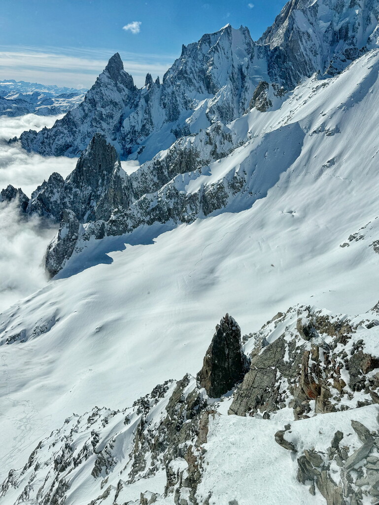 Can you spot the skiers ?  by cocobella