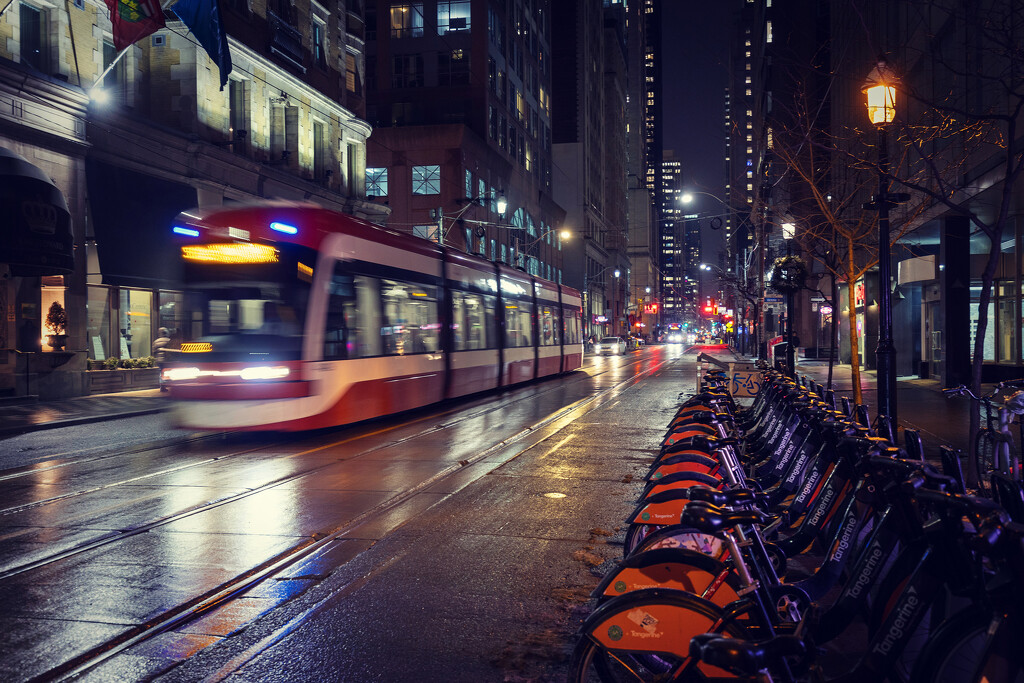 Toronto Streetcar by pdulis