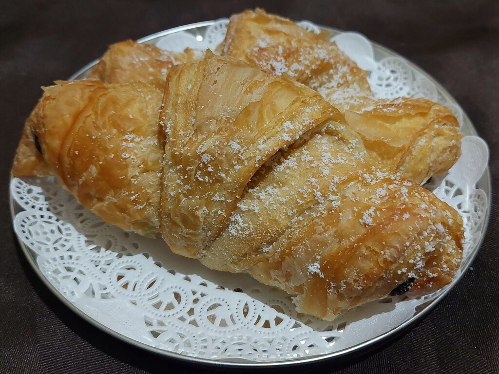Je Crois Que Ceci Sont Des Croissants!  by princessicajessica