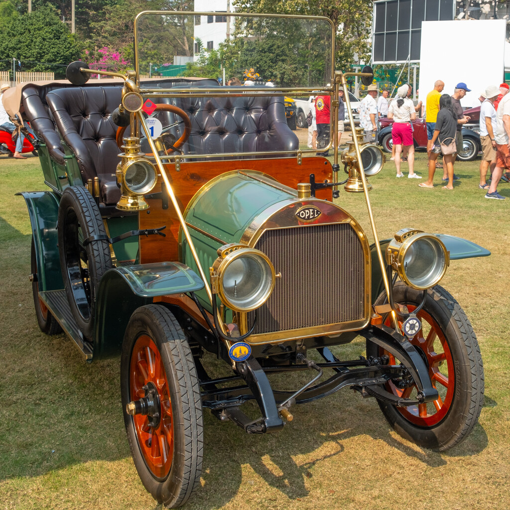 Opel 16-35  Classic Car Show, Pratumnak. by lumpiniman