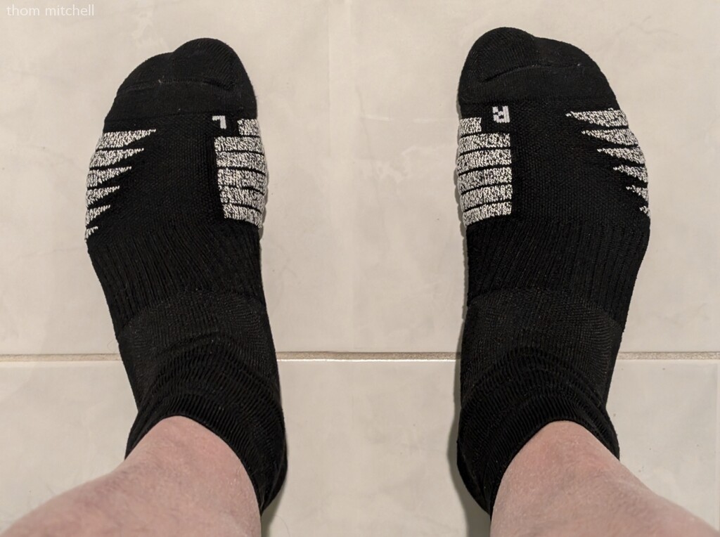 Left- and right-socks by rhoing