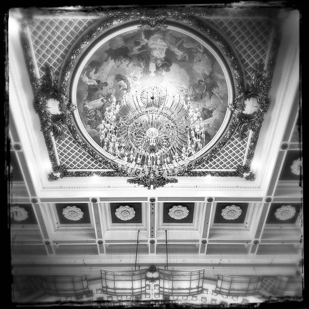 Music Hall & The CSO | Black & White by yogiw