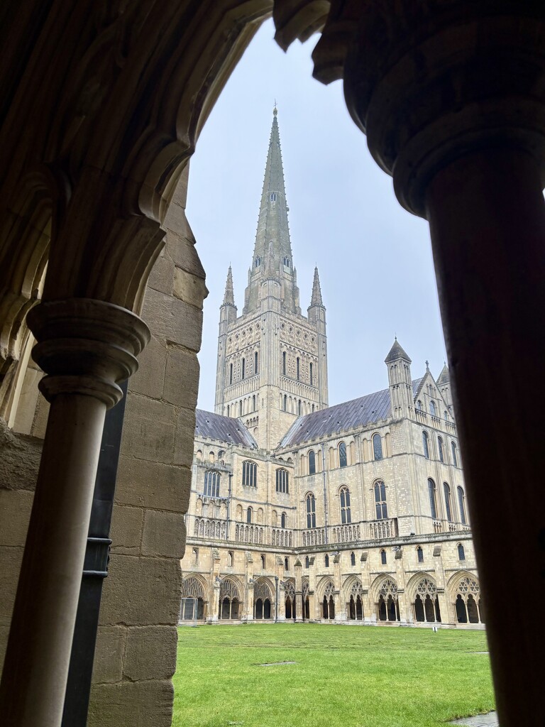 Norwich Cathedral by gillian1912