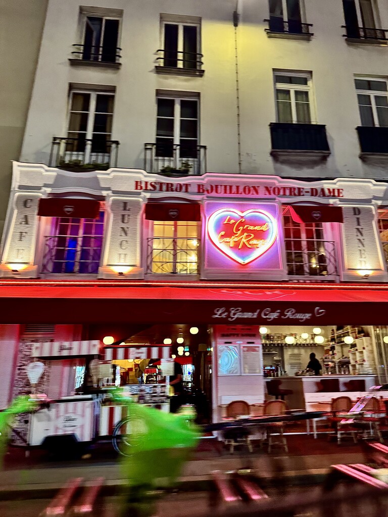 Heart in bistrot.  by cocobella