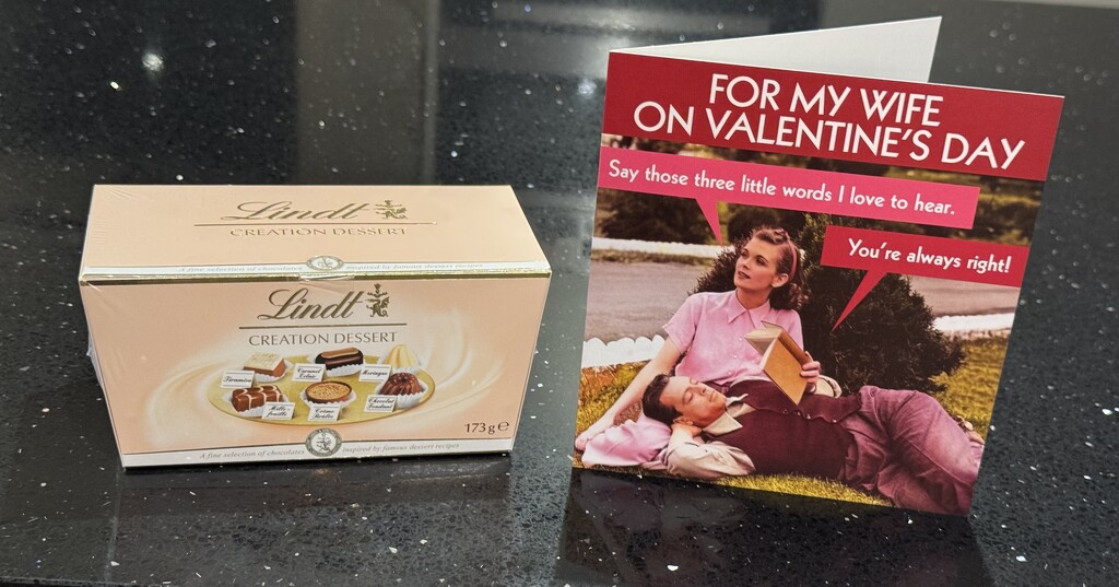 Valentine's Card and Chocs by susiemc