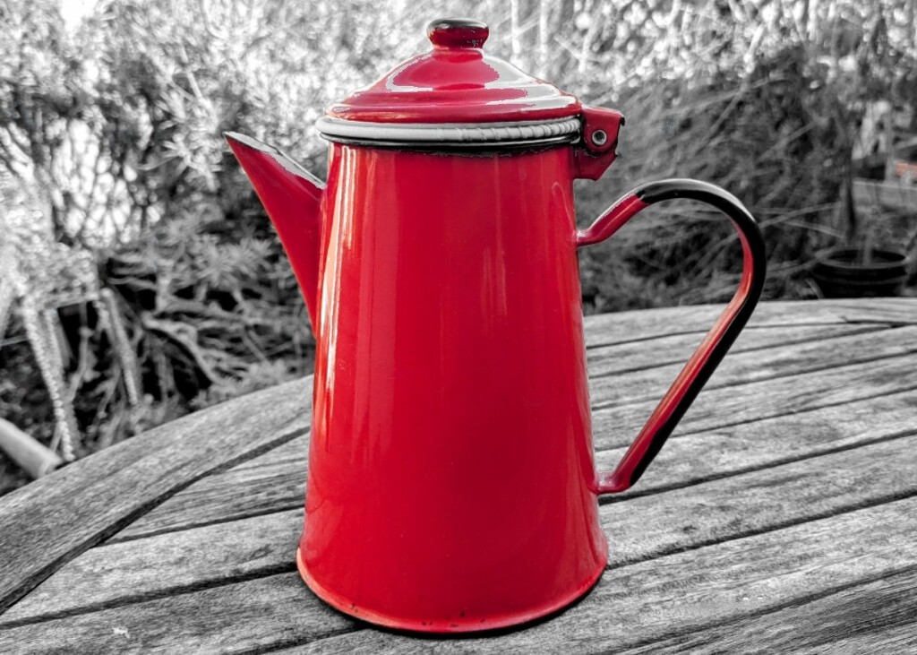 Vintage kettle  by boxplayer
