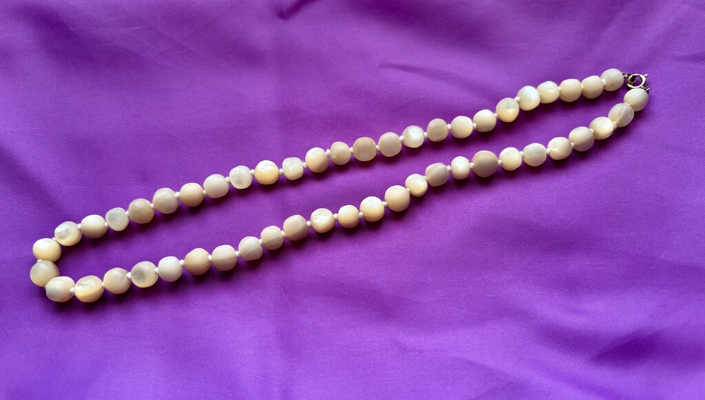 Mrs Thomas’ Necklace by gillian1912