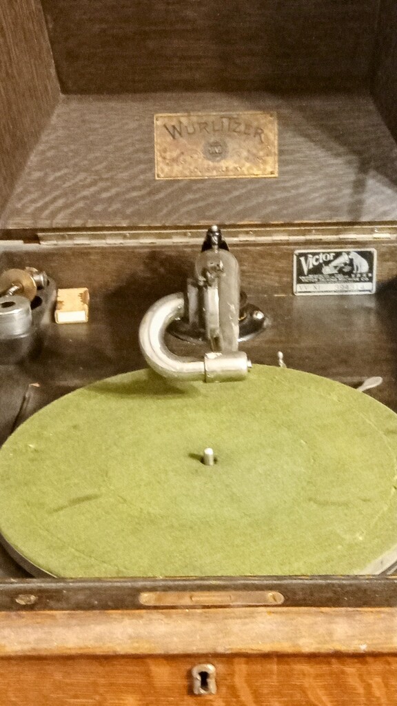 An Inside Look At The Victrola... by bjywamer