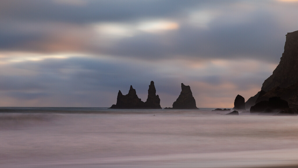 Sunset at the Sea Stacks by jyokota