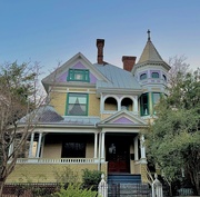 11th Mar 2025 - Another of my favorite Victorian houses in Charleston