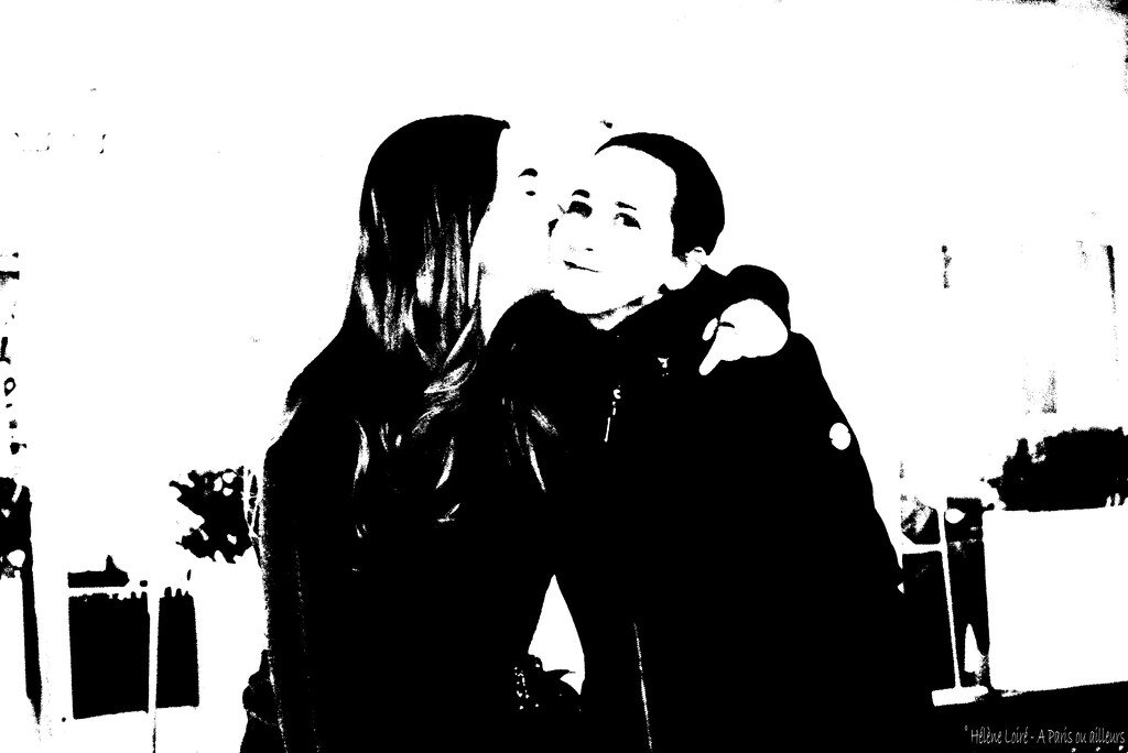 mother and daughter by parisouailleurs