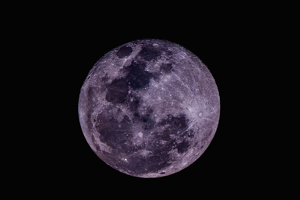 The Moon from Thailand. by lumpiniman