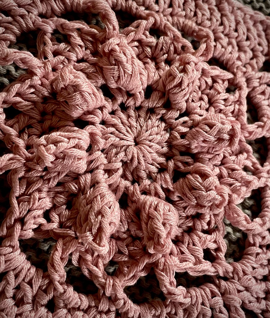Popcorn stitch by nicolaeastwood
