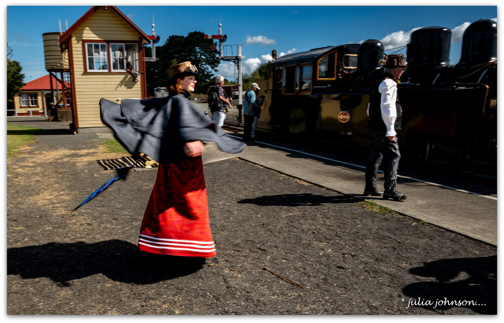 Spinning Jenny... by julzmaioro