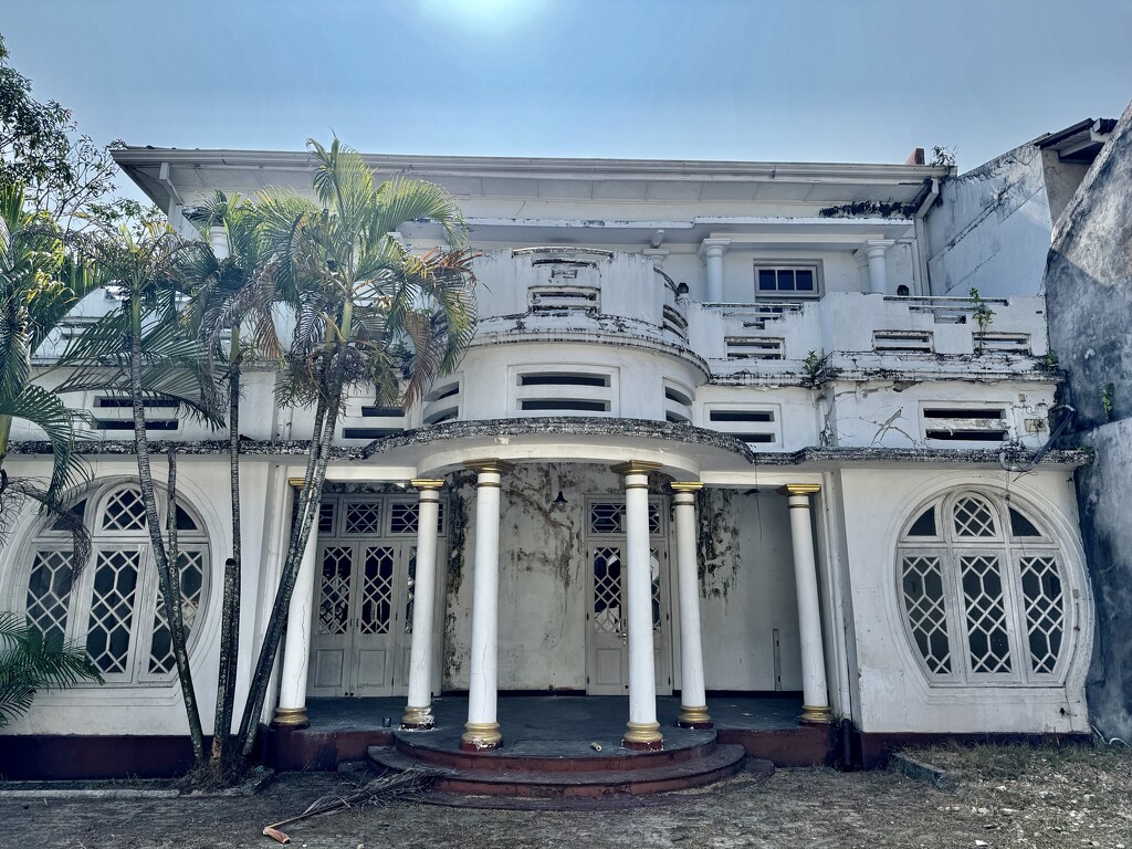 House in Galle.  by cocobella