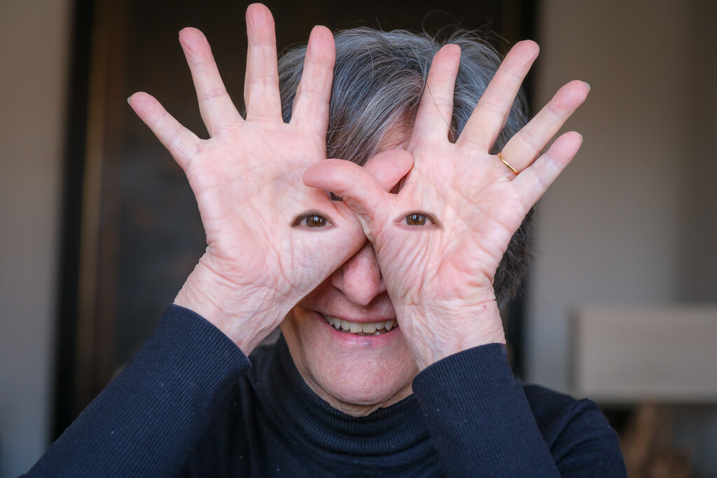 Caterina Sees Through Her Hands! by jyokota