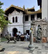 8th Apr 2025 - Lion in front of Gangaramaya. 