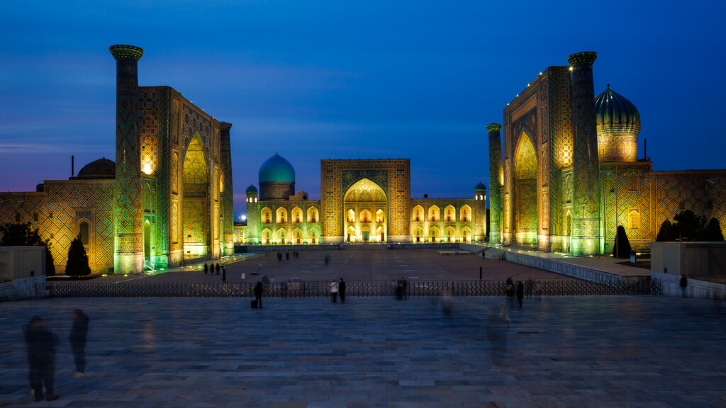 Registan Square at NIght by jyokota