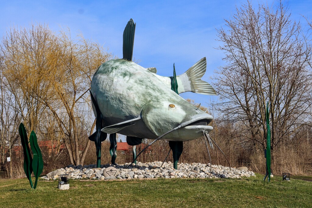 Poissons d'Avril: Day 18-- Roadside Attraction by princessicajessica