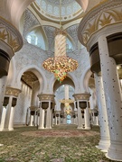 19th Apr 2025 - The blingbling chandelier. 