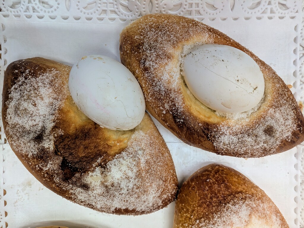 Baked eggs in shells  by zilli
