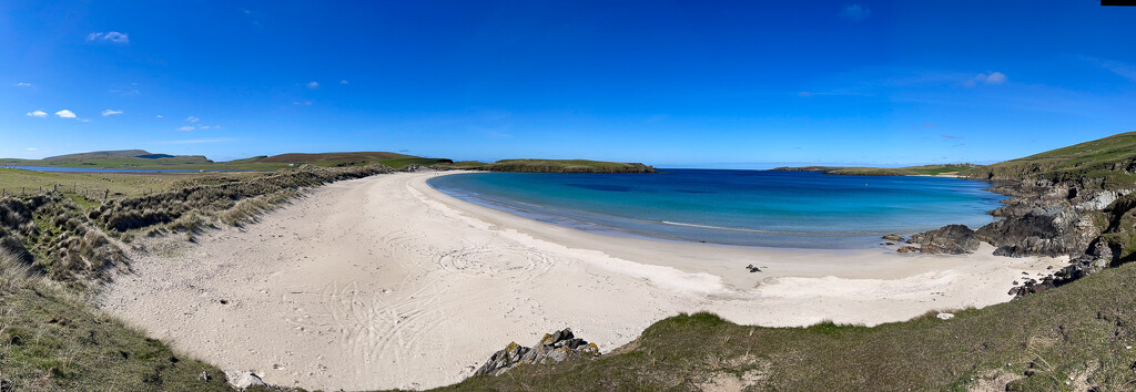 Bay of Scousburgh by lifeat60degrees
