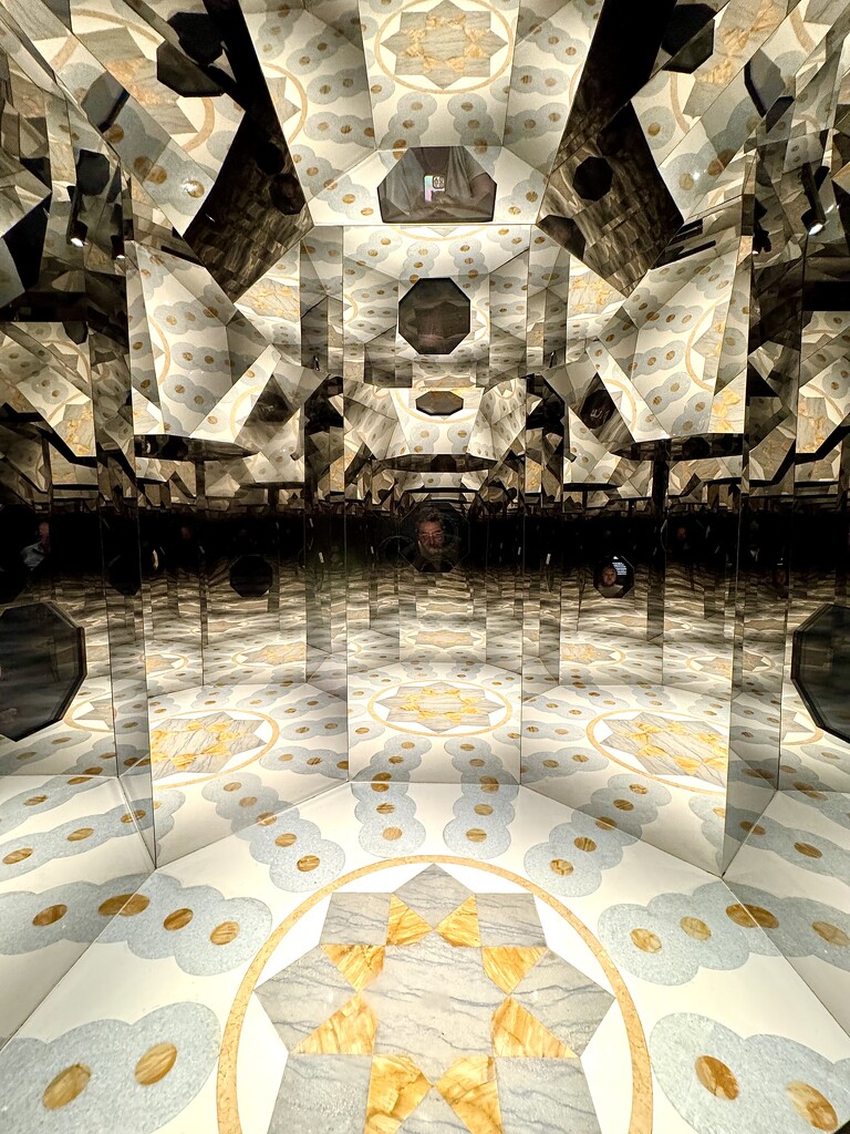 Inside the giant  kaleidoscope.   by cocobella