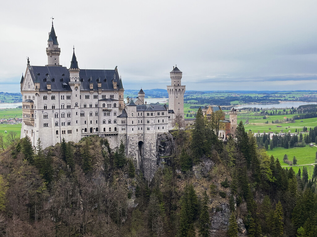 Neuschwanstein castle by pdulis