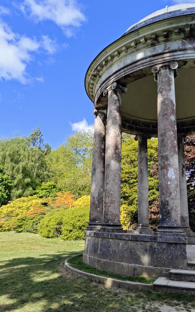 Ionic rotunda by nickrh14