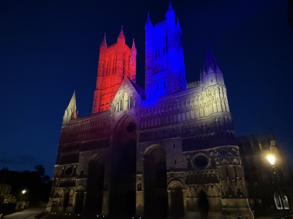 Lincoln Cathedral by phil_sandford