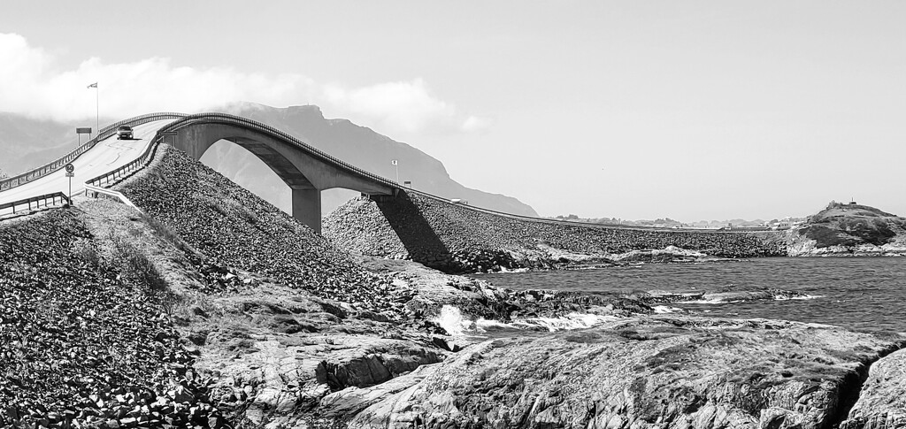 Atlanterhavsvegen, More og Romsdal, Norway by laroque