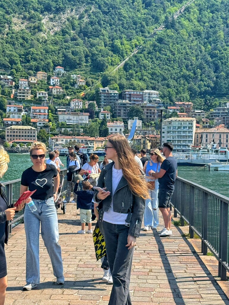 Heart in Como.  by cocobella