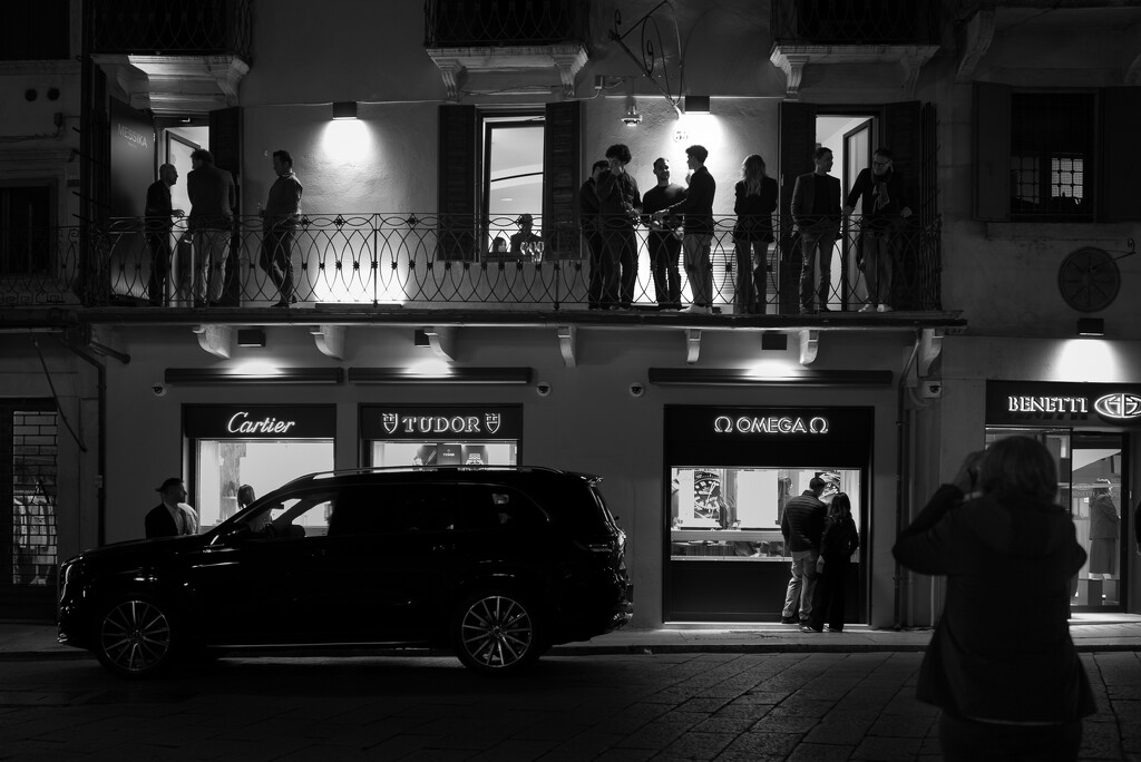 Photographing the Stories by jyokota