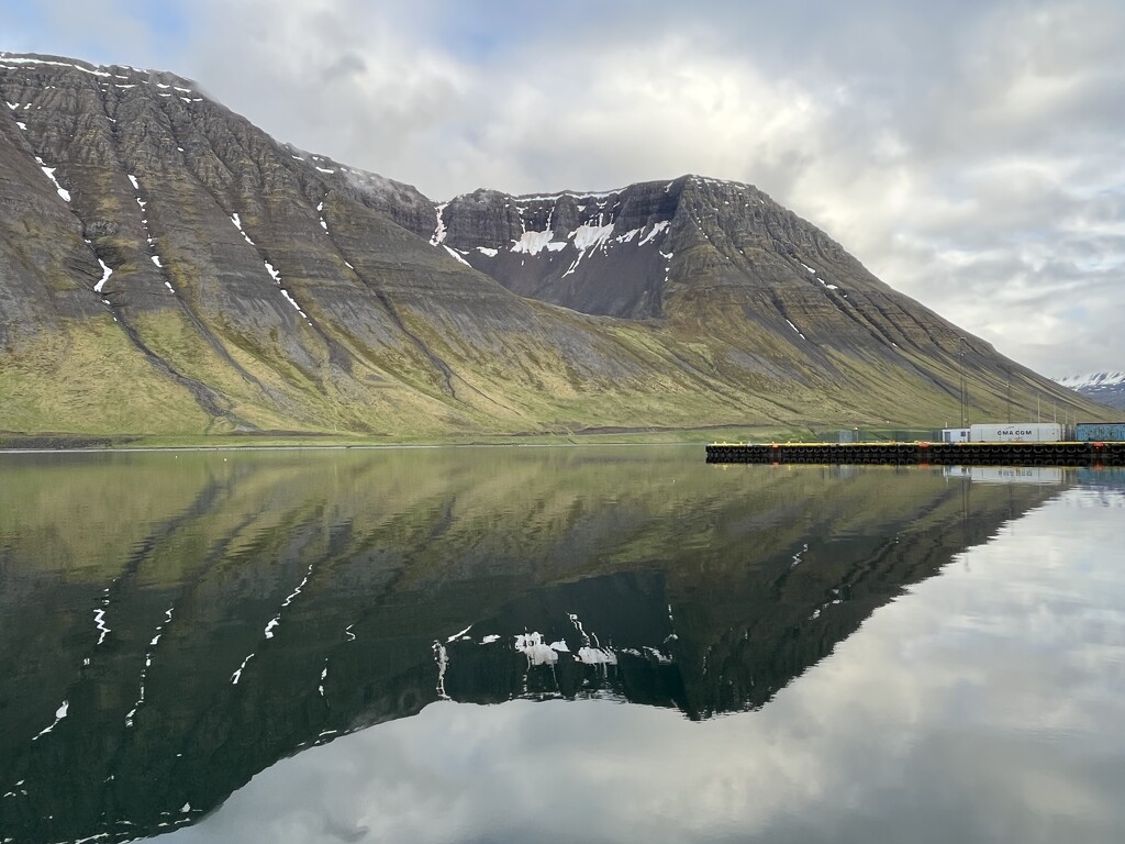 No wind in Ísafjörður by lmsa