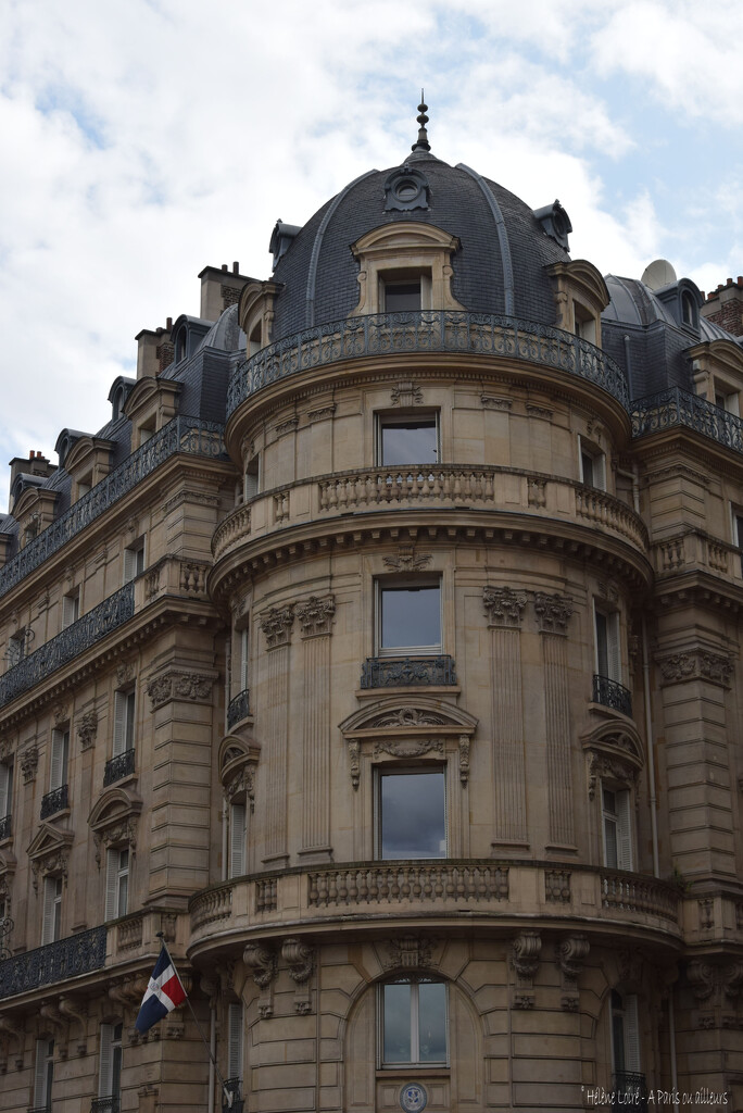 another beautiful parisian building by parisouailleurs