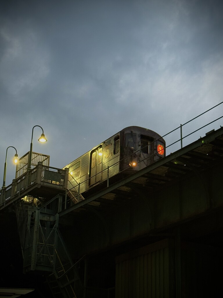Sunset subway  by sunnysveta
