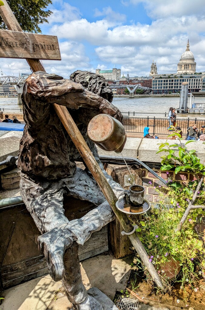 Water fountain with view  by boxplayer
