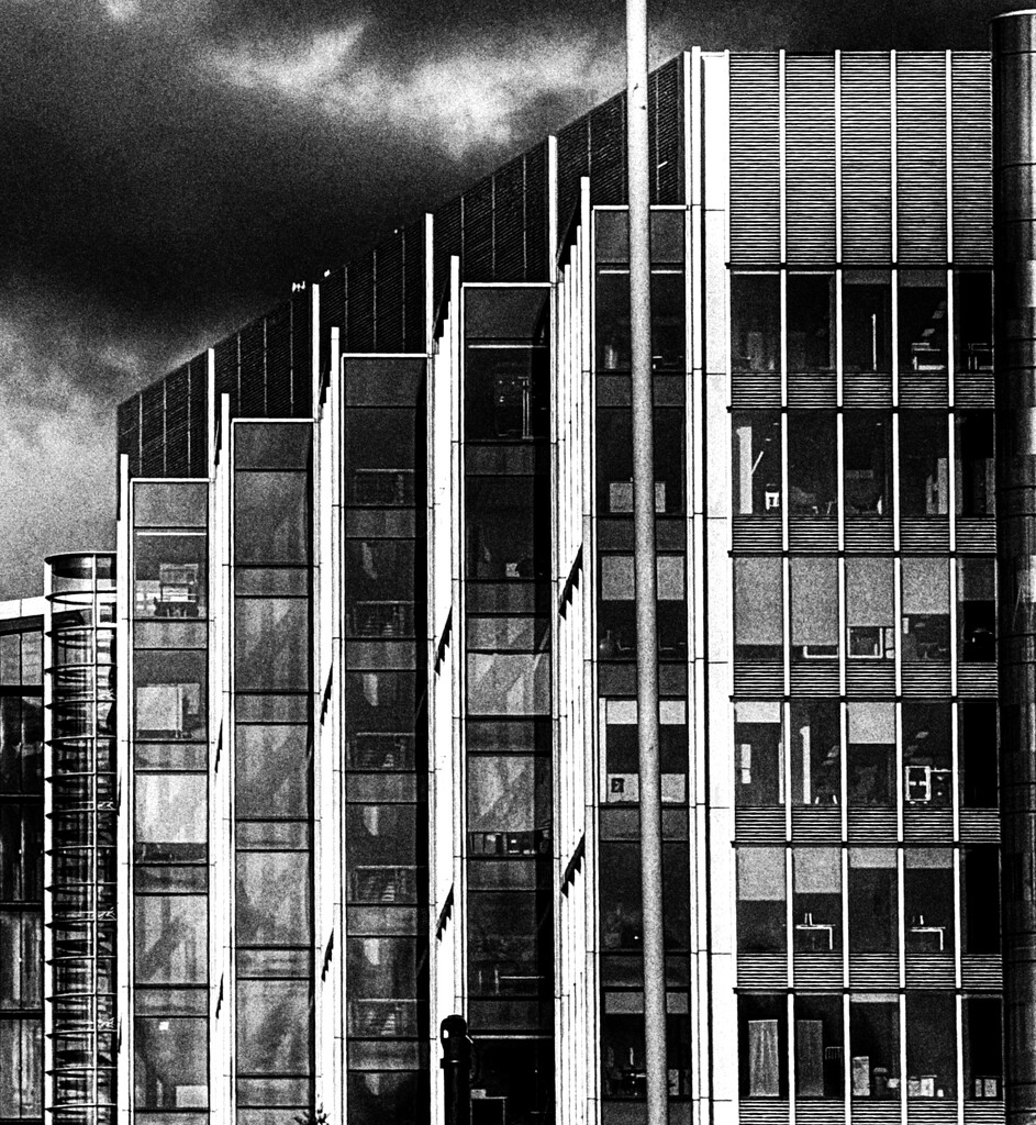 Paddington Basin Windows by rensala
