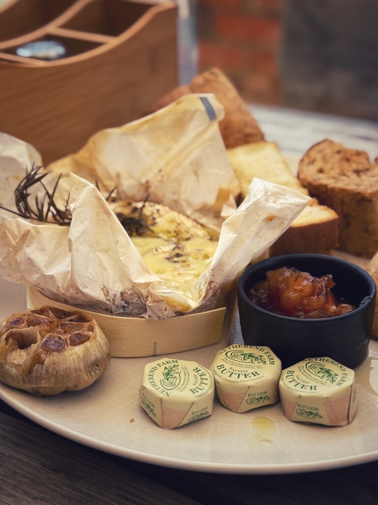 Camembert lunch by gaillambert