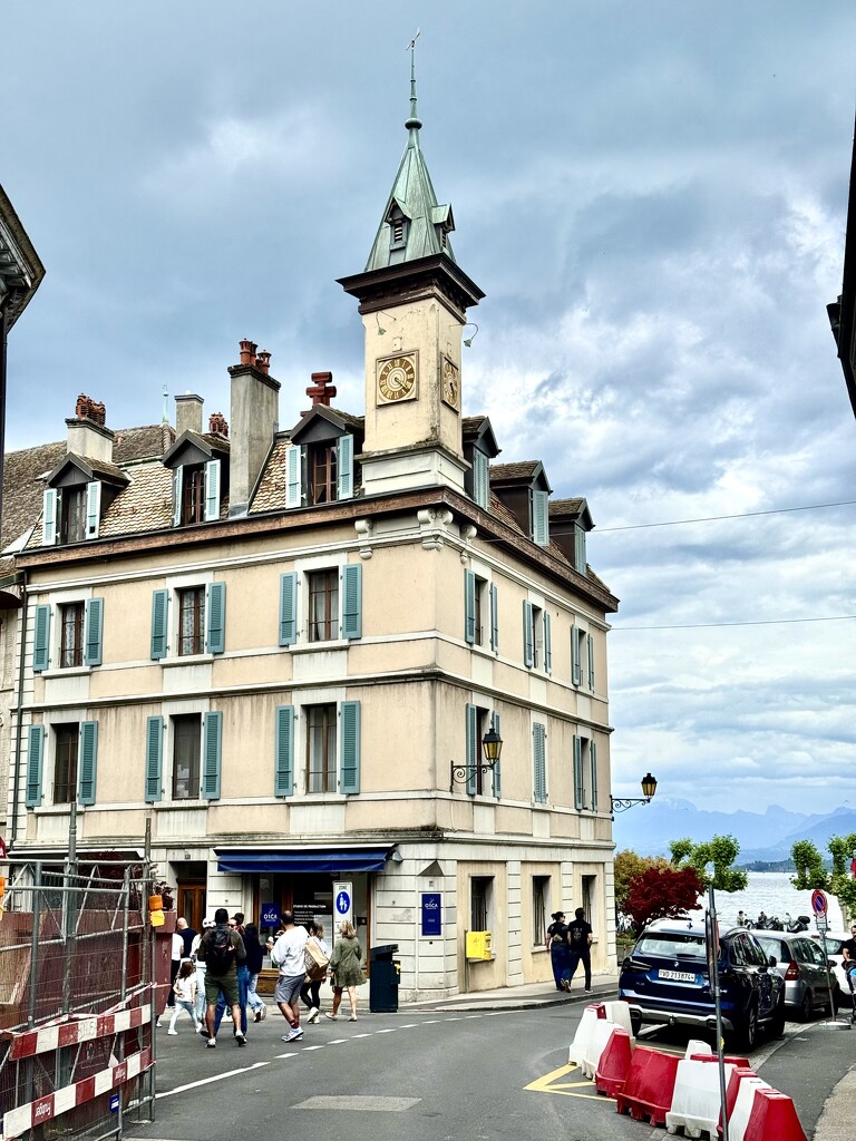 Nyon building.  by cocobella
