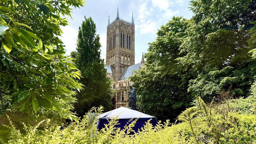 Cathedral Rear by carole_sandford