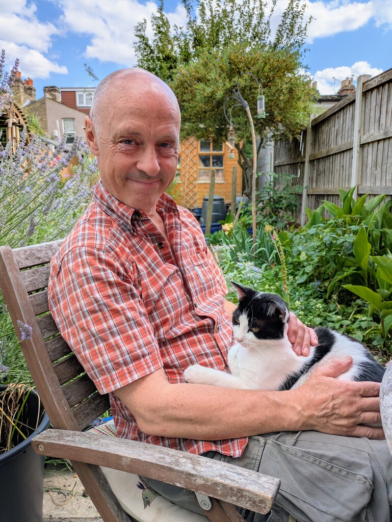 Relaxing with a visitor  by boxplayer