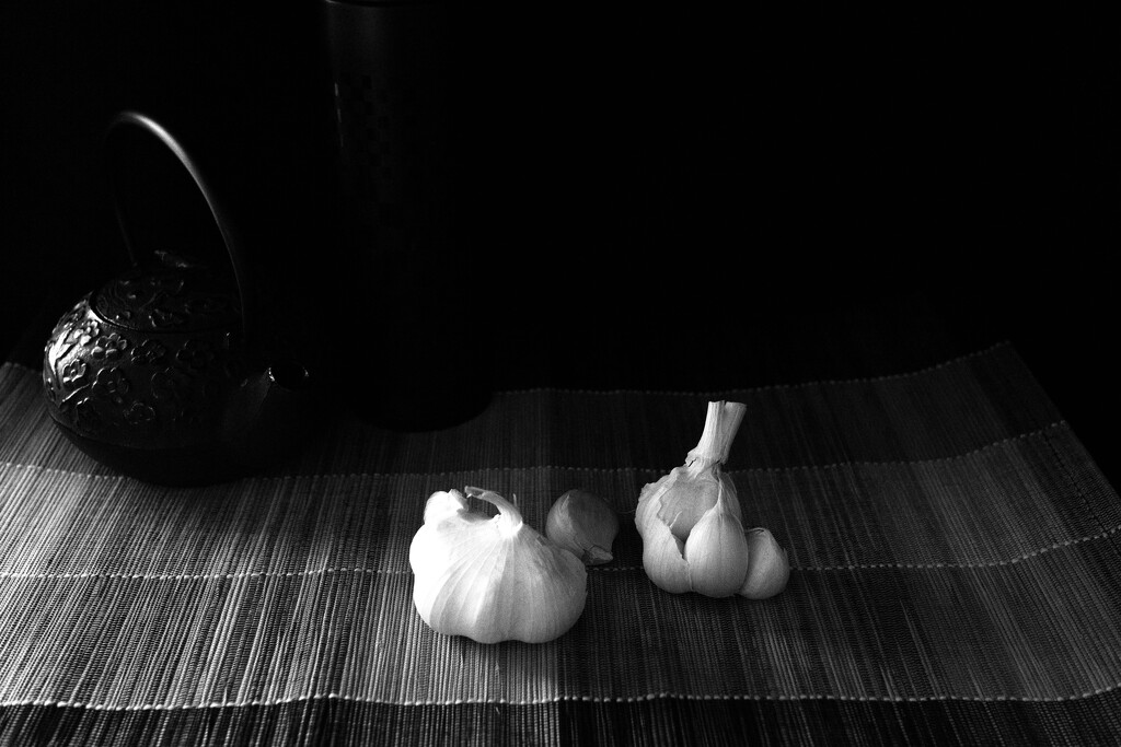 Not quite a Carlsen still life by cristinaledesma33