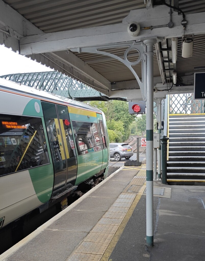 Billingshurst station by nickrh14