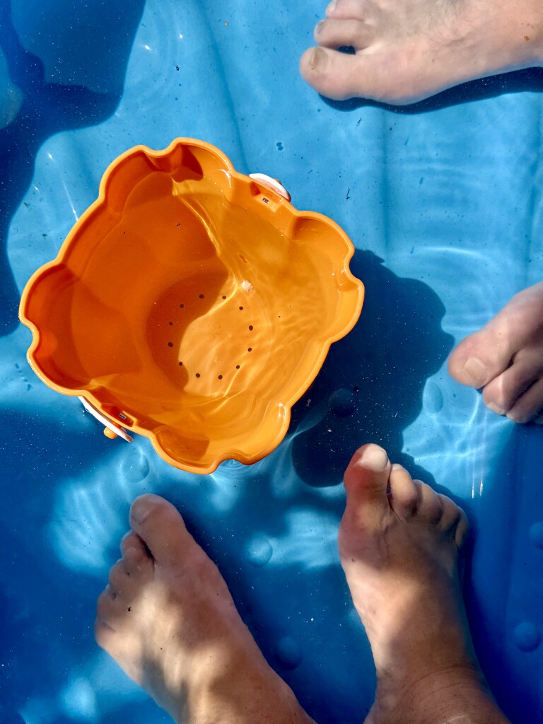 Stay cool in the heat, start with your feet .;) by stimuloog