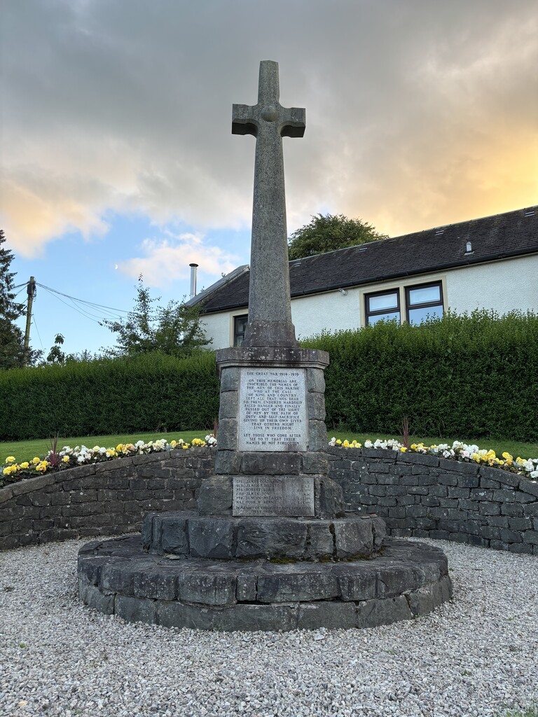 War Memorial  by gillian1912