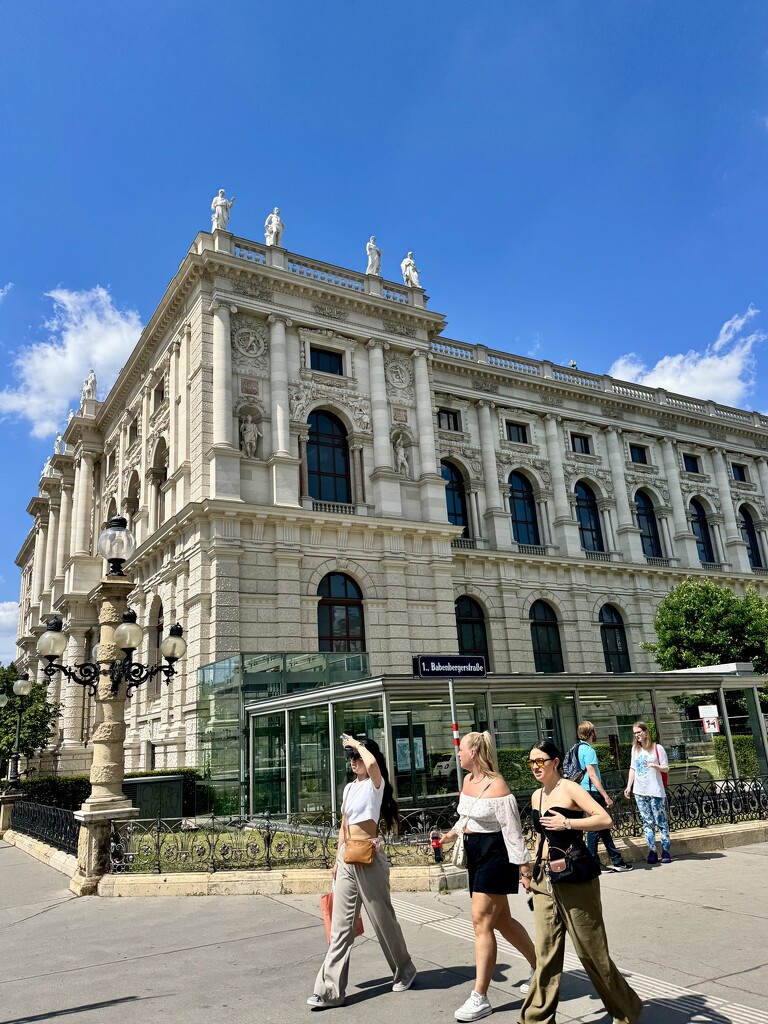 Kunsthistorisches museum of Vienna.  by cocobella